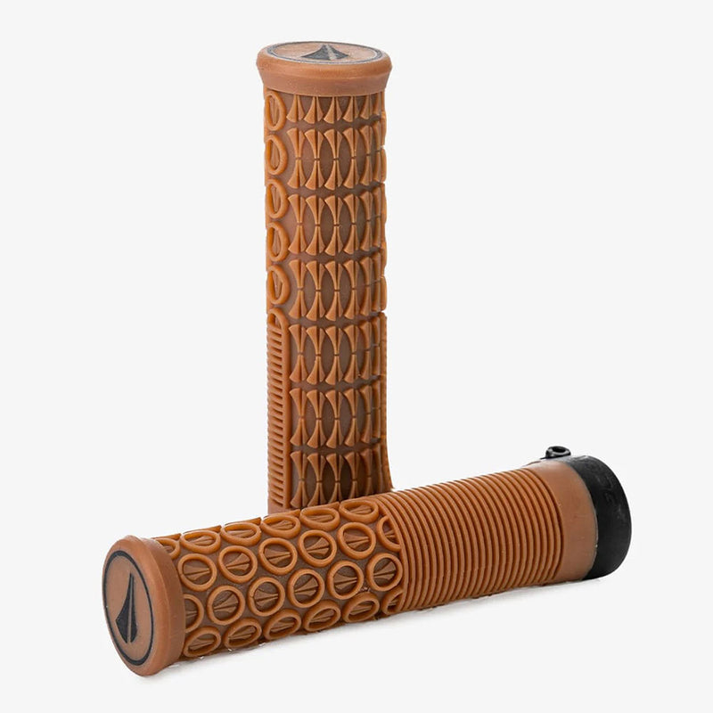 Load image into Gallery viewer, SDG Components Thrice 31 Grips, 136mm, Gum
