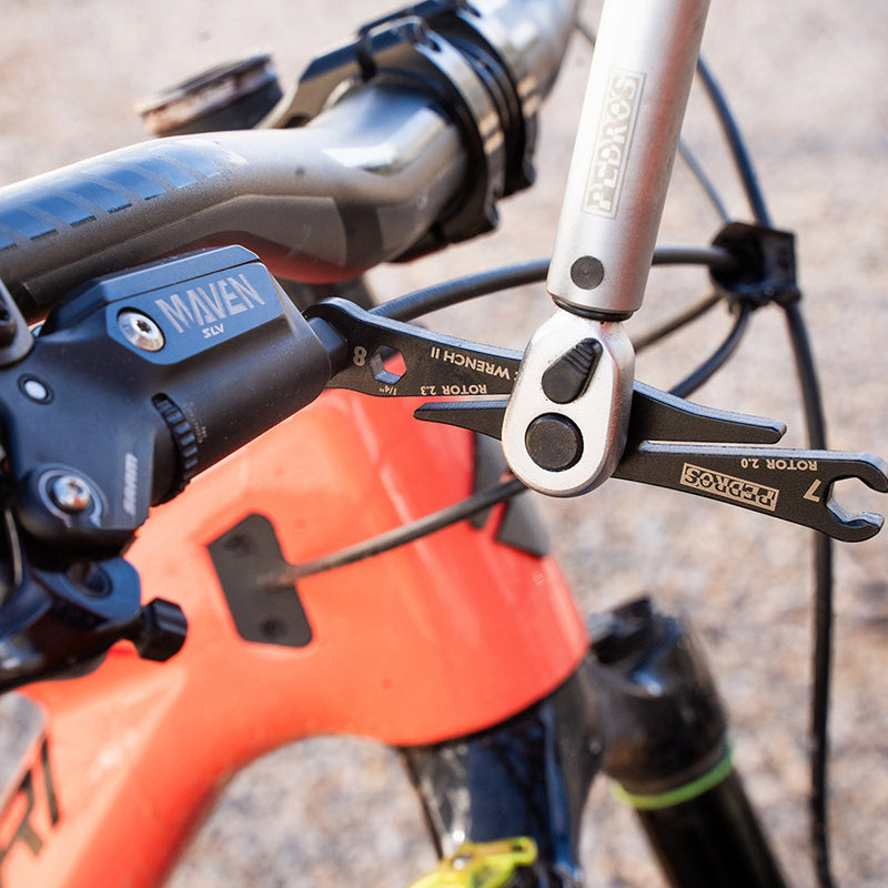 Load image into Gallery viewer, Pedros Disc Wrench II 7 &amp; 8mm flare wrenches plus two rotor truing slots
