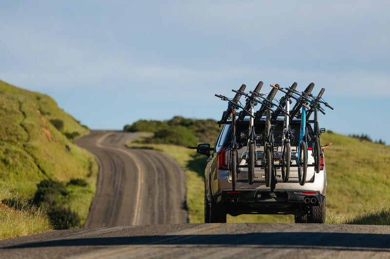 Load image into Gallery viewer, Thule ReVert 6 Hitch Rack, 6 Bike (2" Receiver)
