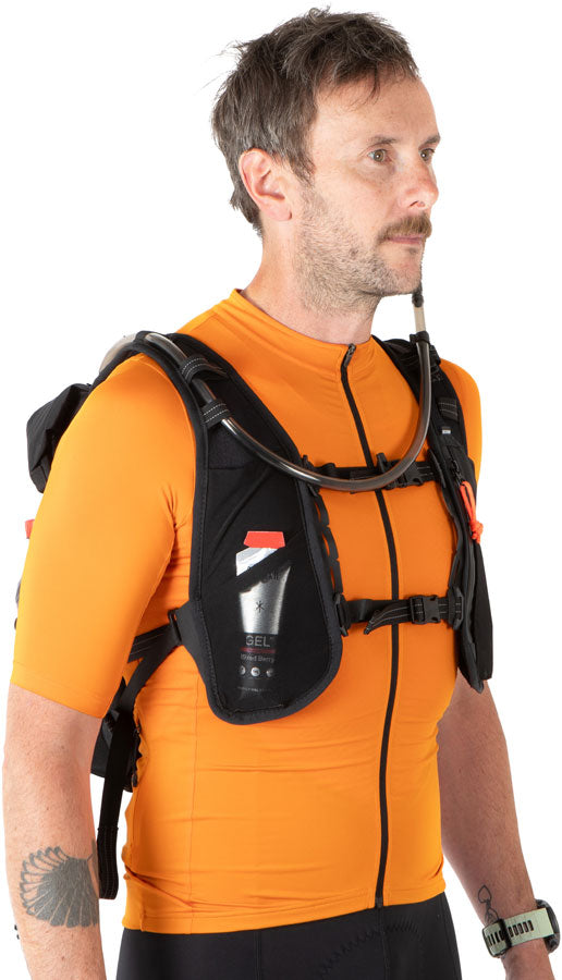 Load image into Gallery viewer, Restrap Rolltop HydrationVest - 14L, Black, Small/Medium
