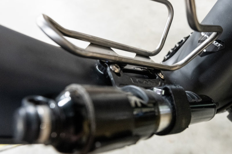 Load image into Gallery viewer, Wolf Tooth B-RAD Bottle Shift Offset 24g 6061 Aluminum Alloy Slots Pump Mount

