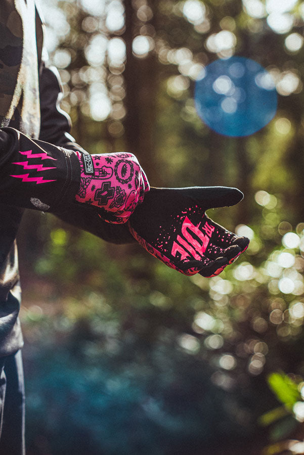 Load image into Gallery viewer, Muc-Off Summer Lightweight Mesh Rider Gloves - Pink, 2XLarge
