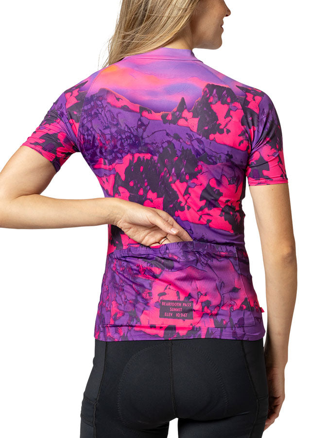 Load image into Gallery viewer, Terry Soleil Short Sleeve Jersey - Beartooth Fuchsia, Large

