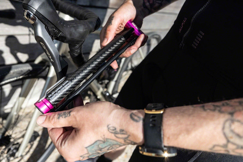 Load image into Gallery viewer, Muc-Off AirMach Carbon Pump
