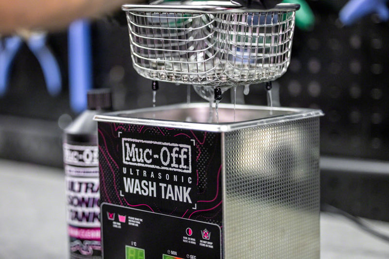 Load image into Gallery viewer, Muc-Off Ultrasonic Optimization Bundle Ensures Deep Clean To Surface
