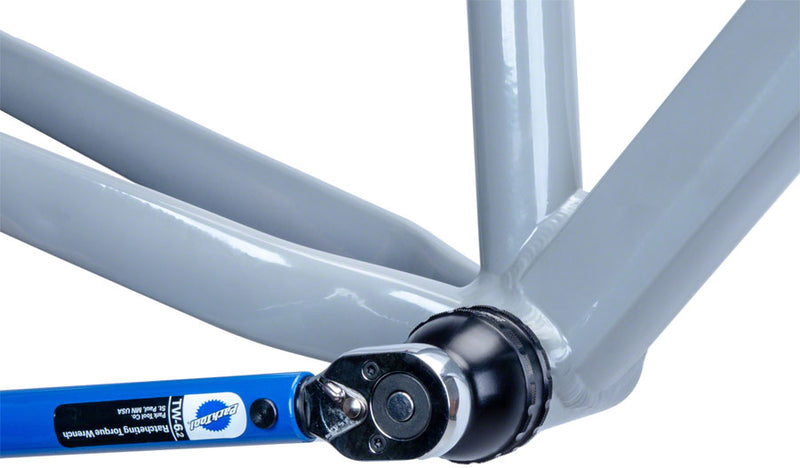 Load image into Gallery viewer, Park Tool BBT-49.3 B.B. Tool External BB Socket Black 16 Notch BBT-49.3
