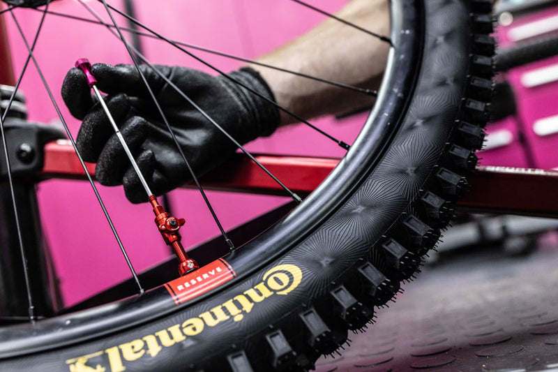 Load image into Gallery viewer, Muc Off Hey Dipstick Tubeless Sealant Check Tool
