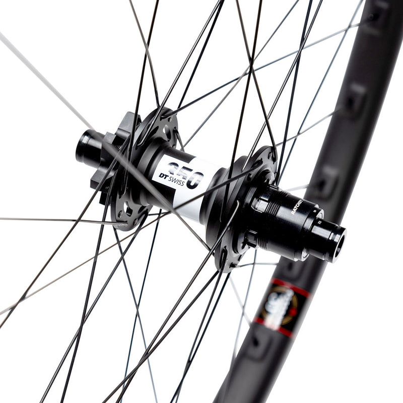 Load image into Gallery viewer, Reserve Wheels Reserve 30 XC Wheelset - 29", 15 x 110/12 x 148, 6-Bolt, XD, Carbon, DT 350 DEG DF
