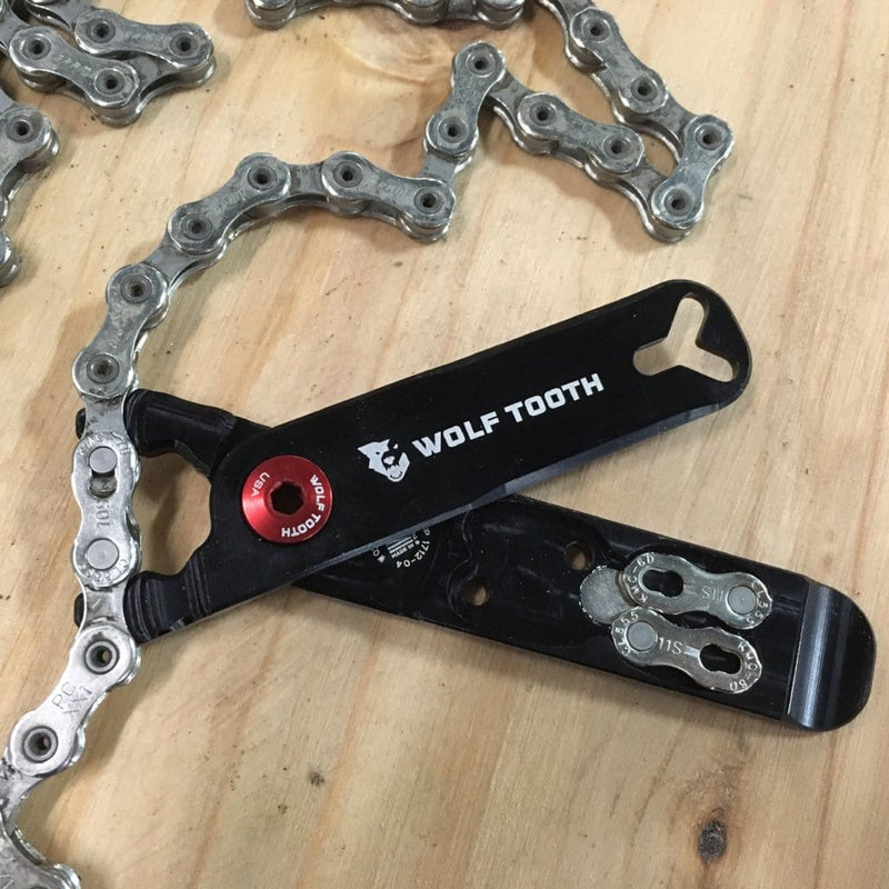 Load image into Gallery viewer, Wolf Tooth Pack Pliers - Multi-Tool Chain Master Link Pliers, Aluminum Storage
