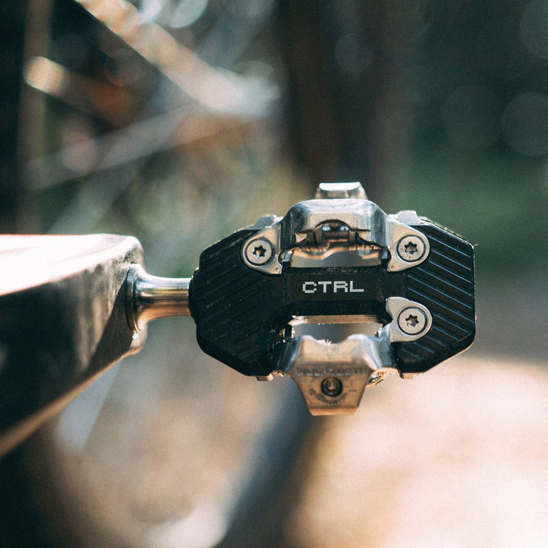 Load image into Gallery viewer, Wolf Tooth CTRL Trail Performance Clipless Pedals - Dual Sided Clipless, Alloy, 9/16", Gold, Pair, Shimano SPD
